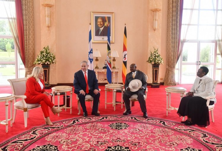 En visita de Netanyahu, Uganda dice estar analizando abrir embajada en Jerusalén